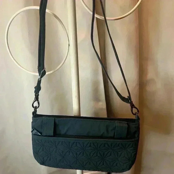 Lug Flyer Classic VL Convertible Crossbody Teal / peacock New without tags - Picture 10 of 11